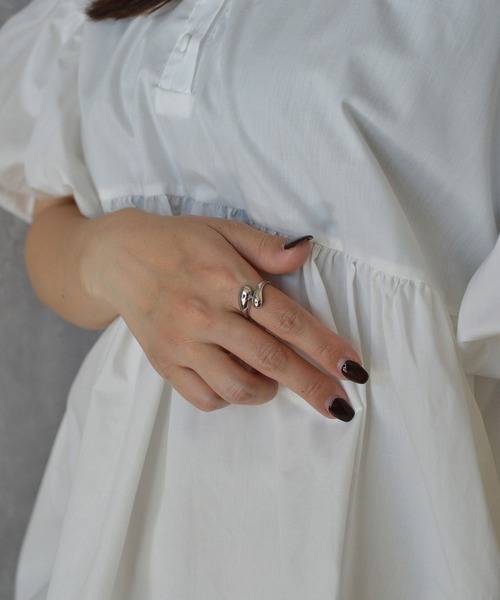 BROTHERHOOD(ブラザーフッド)の「【earyear】Tear Open design peti Volume Ring(リング・レディース・シルバー/ゴールド・MEDIUM/LARGE)」の5枚目の写真