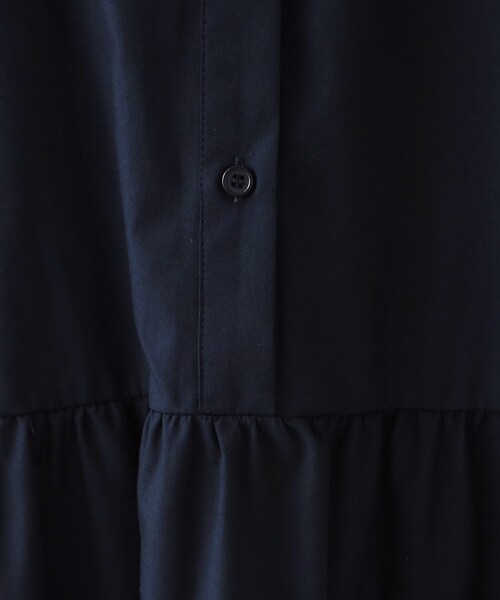 OPAQUE.CLIP（オペークドットクリップ）の「裾タックティアードシャツワンピース【洗濯機洗い可】（ワンピース・レディース・ネイビー/ホワイト・42/40/38）」の6枚目の写真