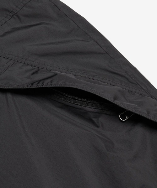 THE NORTH FACE(ザノースフェイス)の「THE NORTH FACE TORENIAN ANORAK(ザ ノース フェイス トレニアンアノラック)(ナイロンジャケット・メンズ・ブラック/ベージュ系・X-LARGE/LARGE/MEDIUM/SMALL)」の11枚目の写真