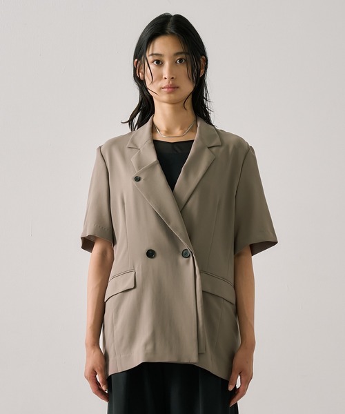 UNITED TOKYO（ユナイテッドトウキョウ）の「レイヤードハーフスリーブジャケット｜吸水速乾/防シワ/ストレッチ/冷房対策/オフィスカジュアル/サマージャケット/春服（テーラードジャケット・レディース・ブラック/ライトブラウン・FREE）」の22枚目の写真