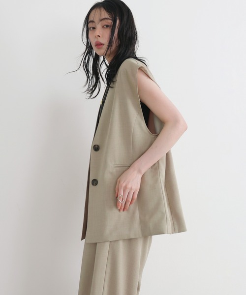 LIAN(リアン)の「リネンタッチノーカラーベスト(ベスト・レディース・アイボリー/ブラック/チャコールグレー/ベージュ・FREE)」の10枚目の写真