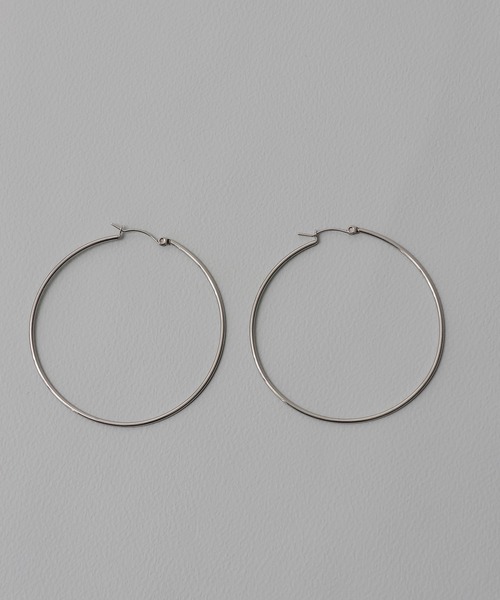 ORLEAN（オルレアン）の「【ORLEAN】 シンプルフープピアス 6cm（ピアス（両耳用）・レディース・シルバー/ゴールド・フリー）」の8枚目の写真