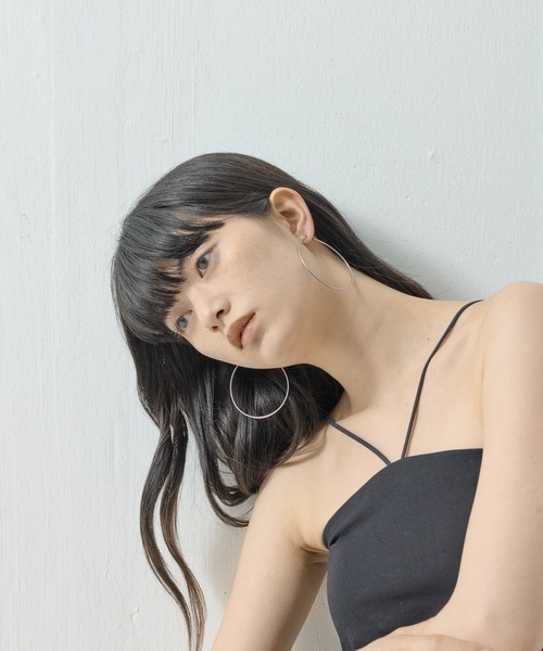 ORLEAN（オルレアン）の「【ORLEAN】 シンプルフープピアス 6cm（ピアス（両耳用）・レディース・シルバー/ゴールド・フリー）」の13枚目の写真