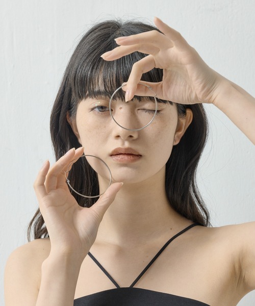 ORLEAN（オルレアン）の「【ORLEAN】 シンプルフープピアス 6cm（ピアス（両耳用）・レディース・シルバー/ゴールド・フリー）」の16枚目の写真