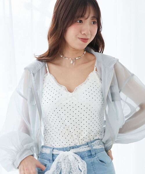 MAJESTIC LEGON（マジェスティックレゴン）の「カップ付きローズリボンキャミ（キャミソール・レディース・ホワイト系その他2/レッド系その他2/グレー系その他/ブラック系その他・MEDIUM）」の6枚目の写真