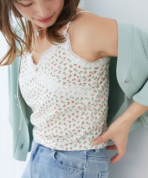 MAJESTIC LEGON（マジェスティックレゴン）の「カップ付きローズリボンキャミ（キャミソール・レディース・ホワイト系その他2/レッド系その他2/グレー系その他/ブラック系その他・MEDIUM）」の11枚目の写真