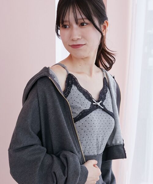 MAJESTIC LEGON（マジェスティックレゴン）の「カップ付きローズリボンキャミ（キャミソール・レディース・ホワイト系その他2/レッド系その他2/グレー系その他/ブラック系その他・MEDIUM）」の15枚目の写真