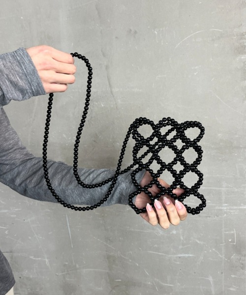 tolene(トレネ)の「ビーズ編み ミニポーチ ミニバッグ ショルダーバッグ(ショルダーバッグ・レディース・シルバー/ブラック/ホワイト・ONE SIZE)」の21枚目の写真