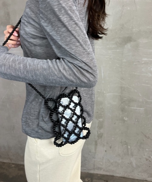 tolene(トレネ)の「ビーズ編み ミニポーチ ミニバッグ ショルダーバッグ(ショルダーバッグ・レディース・シルバー/ブラック/ホワイト・ONE SIZE)」の19枚目の写真