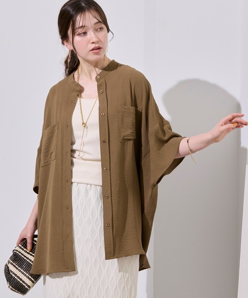 SMILE LAND(スマイルランド)の「<大きいサイズ> ゆるシルエットとろみシボシャツチュニック(その他トップス・レディース・モカ/ピンク/ブラック/チャコールグレー/パープル/ダークブラウン・L/LL/3L/4L/5L)」の4枚目の写真