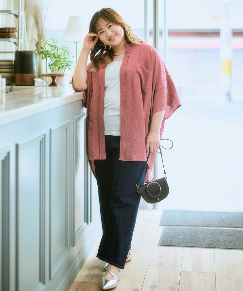 SMILE LAND(スマイルランド)の「<大きいサイズ> ゆるシルエットとろみシボシャツチュニック(その他トップス・レディース・モカ/ピンク/ブラック/チャコールグレー/パープル/ダークブラウン・L/LL/3L/4L/5L)」の10枚目の写真