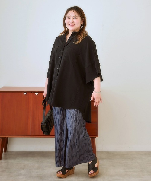 SMILE LAND(スマイルランド)の「<大きいサイズ> ゆるシルエットとろみシボシャツチュニック(その他トップス・レディース・モカ/ピンク/ブラック/チャコールグレー/パープル/ダークブラウン・L/LL/3L/4L/5L)」の18枚目の写真