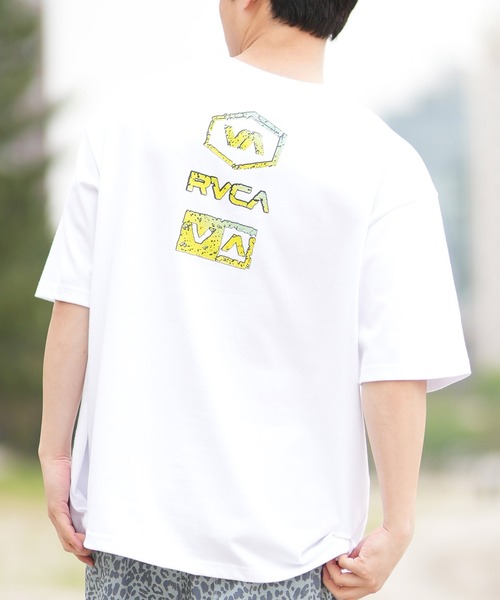 RVCA（ルーカ）の「RVCA/ルーカ 半袖Tシャツ ブランドロゴ オーバーサーズ BF04A-203（Tシャツ/カットソー・メンズ・ホワイト/ダークグレー/ブラック・L/M/S）」の2枚目の写真