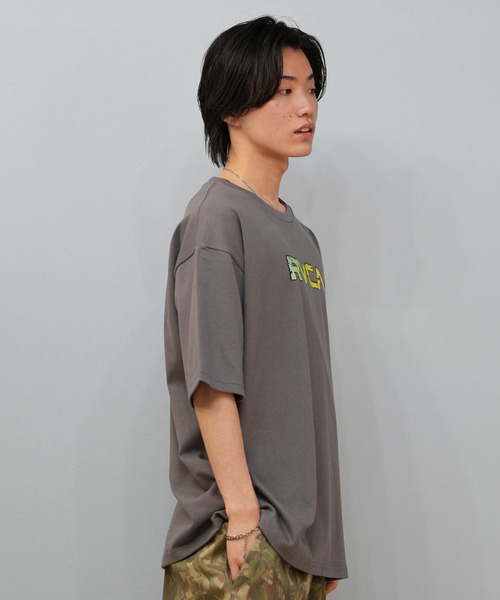 RVCA（ルーカ）の「RVCA/ルーカ 半袖Tシャツ ブランドロゴ オーバーサーズ BF04A-203（Tシャツ/カットソー・メンズ・ホワイト/ダークグレー/ブラック・L/M/S）」の12枚目の写真
