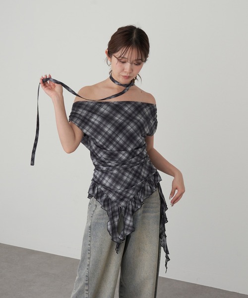 RAY CASSIN（レイカズン）の「【マルチウェイ/チョーカー付き】裾フリルドロストTシャツ（Tシャツ/カットソー・レディース・ホワイト系その他3/ブラック系その他3/ブラック系その他2/ブルー系その他2/カーキ・FREE）」の17枚目の写真