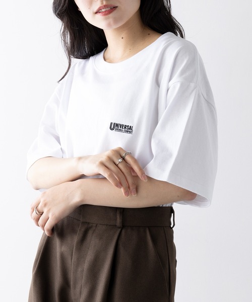 UNIVERSAL OVERALL（ユニバーサルオーバーオール）の「【UNIVERSAL OVERALL】EMBROIDERY TEE U2523249（Tシャツ/カットソー・レディース・ホワイト/ブラック/オートミール・S/M/L/XL）」の15枚目の写真