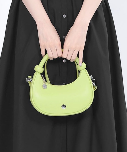 MARY QUANT* ハーフムーンメタルデイジー 2WAYショルダー 送料込 ハーフムーンメタルデイジー 2WAYショルダー(ショルダーバッグ