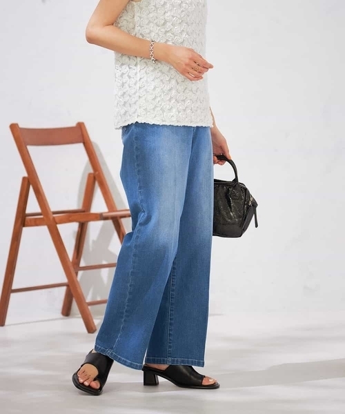 a.v.v(アーヴェヴェ)の「【接触冷感/ストレッチ】デニムワイドパンツ(デニムパンツ・レディース・ネイビー/ブルー・36/40/38/42/34)」の2枚目の写真