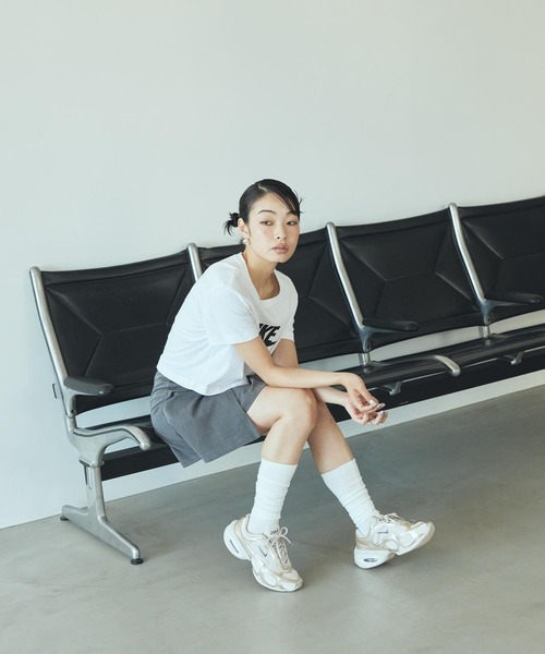 NIKE（ナイキ）の「ナイキ エア マックス ミューズ ウィメンズシューズ / Nike Air Max Muse Women's Shoes FV1920-005 Desert Sand（スニーカー・レディース・サンドベージュ・24/24.5/22/22.5/23/23.5/25/25.5/26）」の4枚目の写真