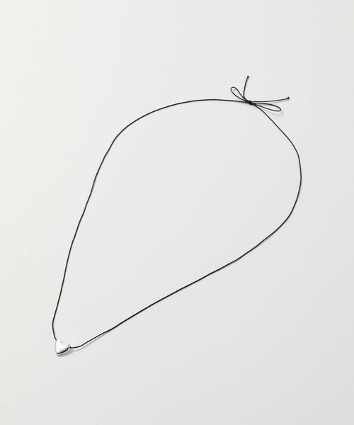 ANNIKA INEZ（アニカイネズ）の「ANNIKA INEZ Heart Necklace, Mini アニカ イネズ ハート ネックレス（ネックレス・レディース・シルバー・FREE）」の3枚目の写真
