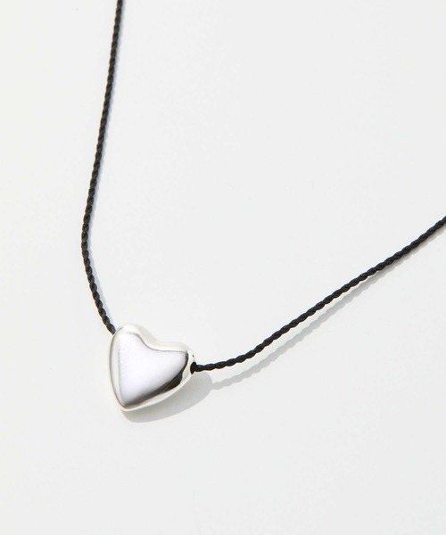 ANNIKA INEZ（アニカイネズ）の「ANNIKA INEZ Heart Necklace, Mini アニカ イネズ ハート ネックレス（ネックレス・レディース・シルバー・FREE）」の4枚目の写真