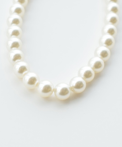 PICCIN(ピッチン)の「マグネット金具カラーパールネックレス(8mm)(ネックレス・レディース・ゴールド/シルバー/オフホワイト・FREE)」の11枚目の写真