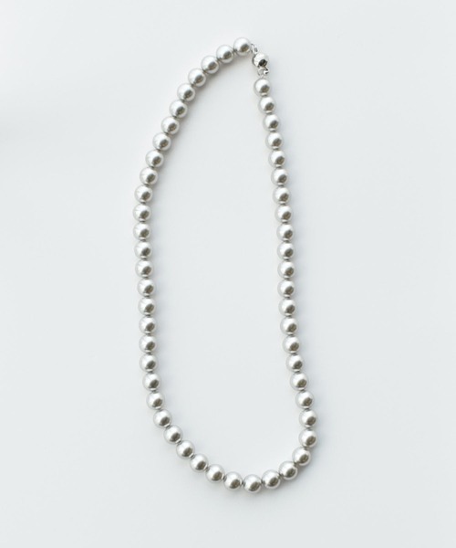 PICCIN(ピッチン)の「マグネット金具カラーパールネックレス(8mm)(ネックレス・レディース・ゴールド/シルバー/オフホワイト・FREE)」の12枚目の写真