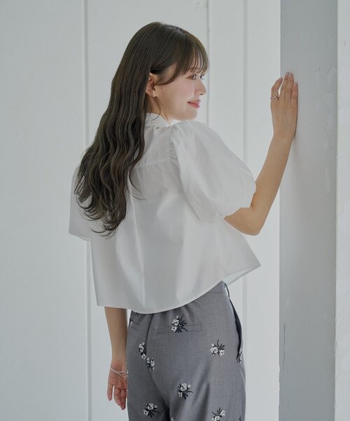 Chico（チコ）の「【SALON by Chico】ダブルカラーパフスリーブシャツ
