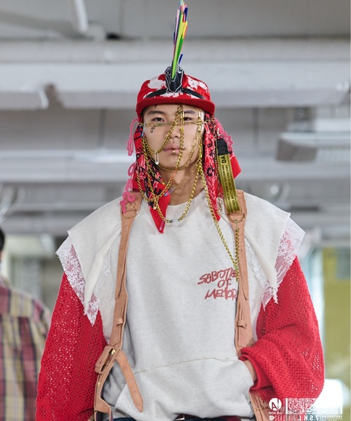 SEVESKIG（セヴシグ）の「SEVESKIG/セブシグ/袖切り替えSWEAT_SW-SV-NRS-1002（スウェット・メンズ・オフホワイト・SMALL/MEDIUM/LARGE/X-LARGE）」の5枚目の写真