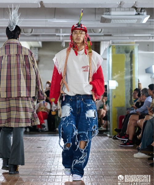 SEVESKIG（セヴシグ）の「SEVESKIG/セブシグ/袖切り替えSWEAT_SW-SV-NRS-1002（スウェット・メンズ・オフホワイト・SMALL/MEDIUM/LARGE/X-LARGE）」の6枚目の写真