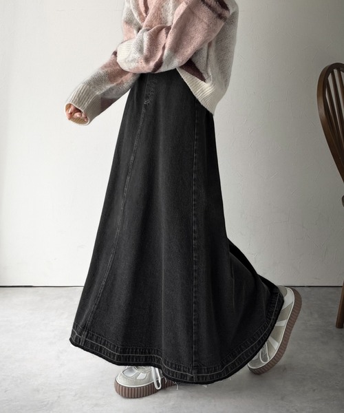 classicalelf（クラシカルエルフ）の「綿100％ 主役級の美フレアスカートでコーデの格上げ  デニムフレアスカート（ロング）（デニムスカート・レディース・ブルー/ブラック・SMALL/X-LARGE/LARGE/MEDIUM）」の5枚目の写真