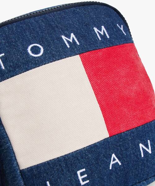 tommy jeans（トミー ジーンズ）の「アーカイブデニムリポーターバッグ（ボディバッグ/ウエストポーチ・メンズ・インディゴブルー・FREE）」の3枚目の写真