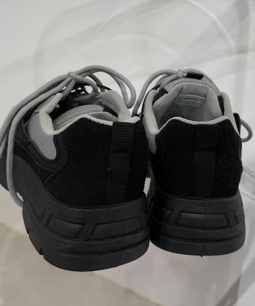 Never mind the XU / Chikashitsu+（ネバーマインド ザ エックスユー / チカシツプラス）の「【Nerd out XU】draw code canvas sneaker / 【ナードアウトエックスユー】ドローコードキャンバスボリュームスニーカー（スニーカー・レディース・ブラック・24.5cm/23.5cm/24cm）」の4枚目の写真