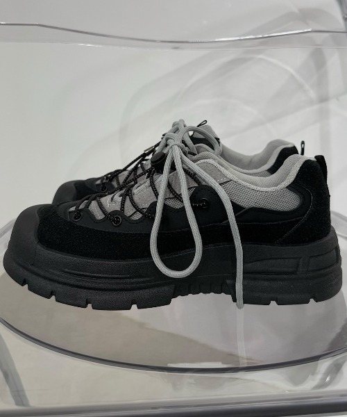 Never mind the XU / Chikashitsu+（ネバーマインド ザ エックスユー / チカシツプラス）の「【Nerd out XU】draw code canvas sneaker / 【ナードアウトエックスユー】ドローコードキャンバスボリュームスニーカー（スニーカー・レディース・ブラック・24.5cm/23.5cm/24cm）」の3枚目の写真