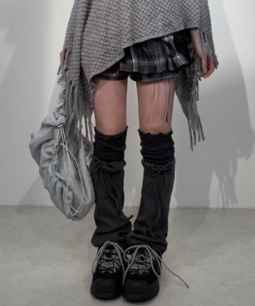Never mind the XU / Chikashitsu+（ネバーマインド ザ エックスユー / チカシツプラス）の「【Nerd out XU】draw code canvas sneaker / 【ナードアウトエックスユー】ドローコードキャンバスボリュームスニーカー（スニーカー・レディース・ブラック・24.5cm/23.5cm/24cm）」の7枚目の写真