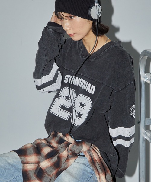 Anchor Smith(アンカー スミス)の「ヴィンテージパウダーブリーチ加工 ナンバリングホッケーデザインロンT(Tシャツ/カットソー・レディース・ネイビー/レッド/ブラック・M/L)」の2枚目の写真