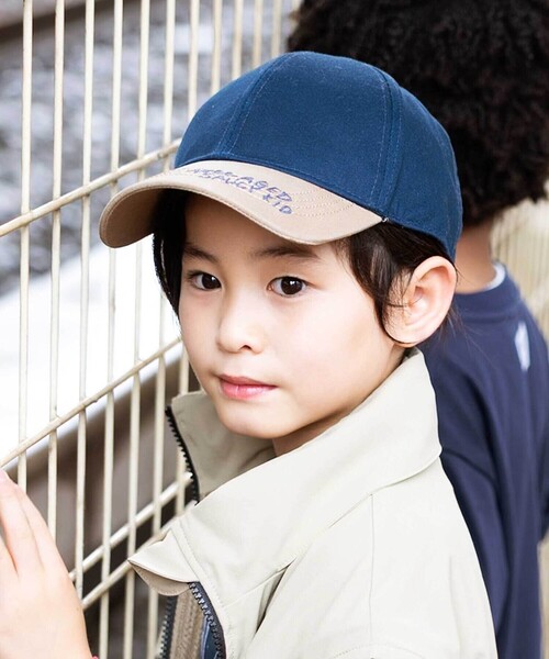 WASK（ワスク）の「ロゴ刺しゅう配色バックテープキャップ(52~56cm)（キャップ・キッズ・ブラック/ネイビー・L/M）」の2枚目の写真