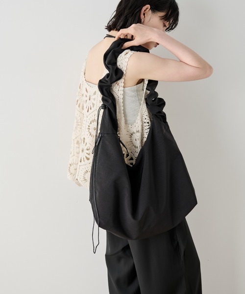 Shelly island（シェリーアイランド）の「ナイロンシャーリングショルダーバッグ（ショルダーバッグ・レディース・ホワイト/ブラック・FREE）」の5枚目の写真