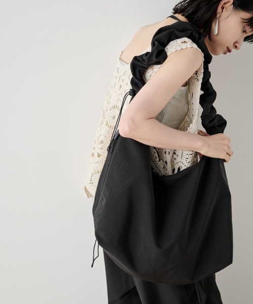 Shelly island（シェリーアイランド）の「ナイロンシャーリングショルダーバッグ（ショルダーバッグ・レディース・ホワイト/ブラック・FREE）」の19枚目の写真