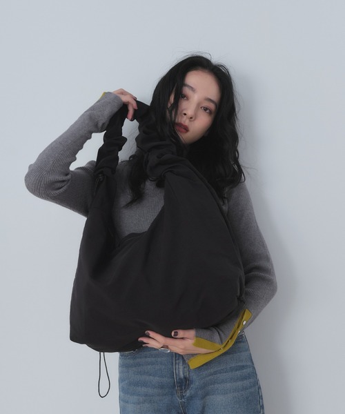 Shelly island（シェリーアイランド）の「ナイロンシャーリングショルダーバッグ（ショルダーバッグ・レディース・ホワイト/ブラック・FREE）」の16枚目の写真