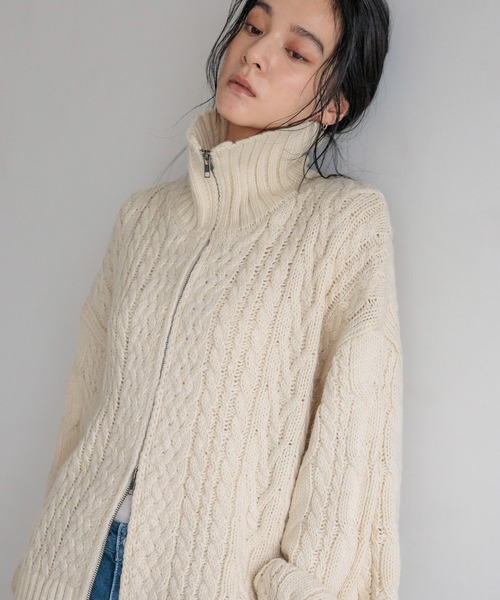 LOWRYS FARM(ローリーズファーム)の「ケーブルハイゲージZIPカーディガン 588922(カーディガン/ボレロ・レディース・アイボリー/ブラウン・FREE)」の9枚目の写真