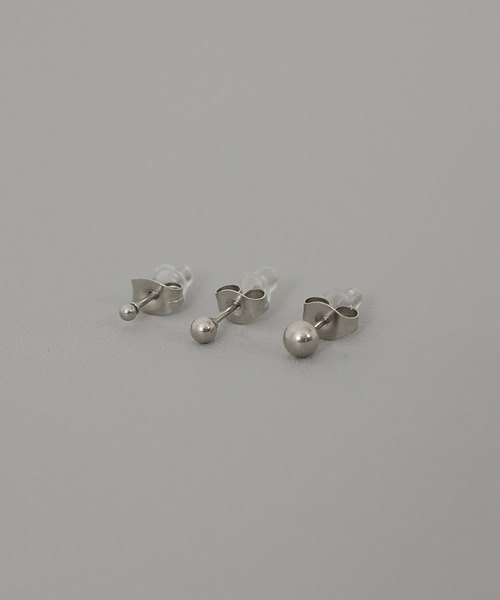ORLEAN(オルレアン)の「【ORLEAN】 メタルボール ミニピアス 2mm 3mm 4mm サージカルステンレス(ピアス(両耳用)・レディース・シルバー系2/ゴールド系1/ブラック系2/シルバー/ブラック/シルバー系1/ゴールド/ブラック系1/ゴールド系2・フリー)」の12枚目の写真