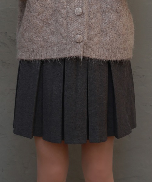 M DOLLY(エムドリー)の「pleats knit amabile skirt/プリーツニットアマービレスカート(スカート・レディース・アイボリー/グレイッシュベージュ/グレー・FREE)」の1枚目の写真