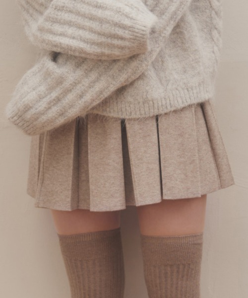 M DOLLY(エムドリー)の「pleats knit amabile skirt/プリーツニットアマービレスカート(スカート・レディース・アイボリー/グレイッシュベージュ/グレー・FREE)」の3枚目の写真