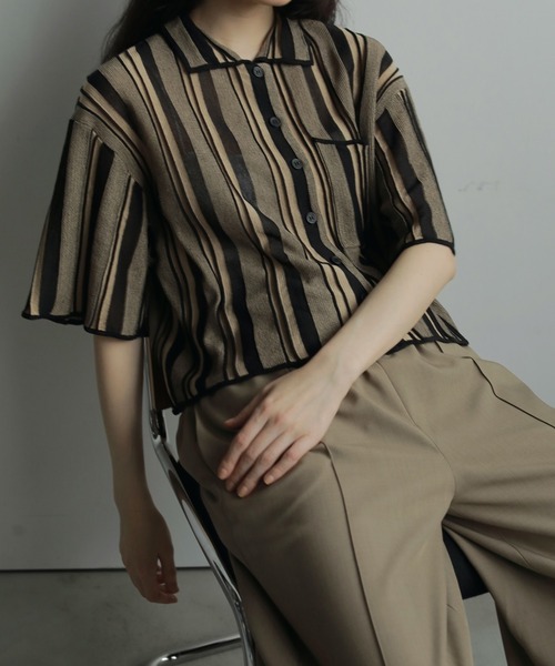anuke(アンヌーク)の「Stripe Knit Shirts(シャツ/ブラウス・レディース・ベージュ/ブラック・FREE)」の2枚目の写真