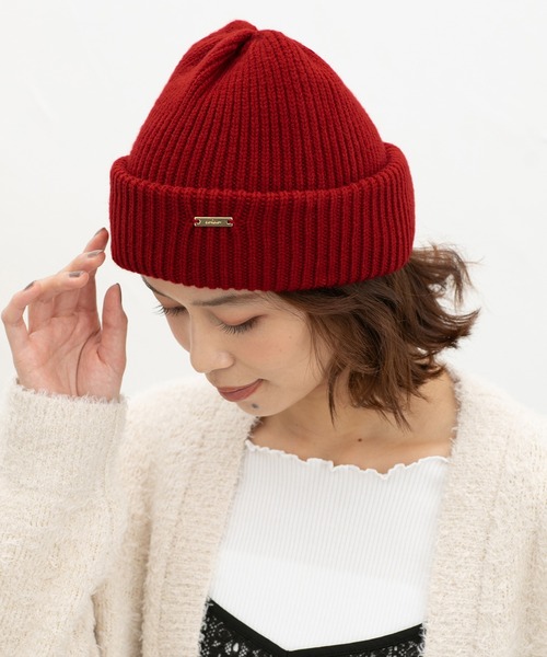 Honeys(ハニーズ)の「プレート付ニット帽(ニットキャップ/ビーニー・レディース・ブラウン/レッド/アイボリー/ブラック/ブラック系その他・FREE)」の5枚目の写真