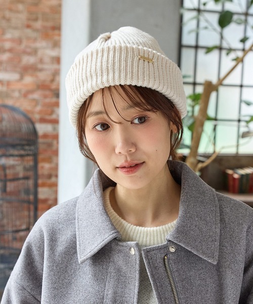 Honeys(ハニーズ)の「プレート付ニット帽(ニットキャップ/ビーニー・レディース・ブラウン/レッド/アイボリー/ブラック/ブラック系その他・FREE)」の9枚目の写真