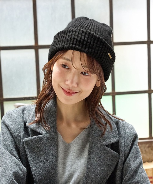 Honeys(ハニーズ)の「プレート付ニット帽(ニットキャップ/ビーニー・レディース・ブラウン/レッド/アイボリー/ブラック/ブラック系その他・FREE)」の10枚目の写真