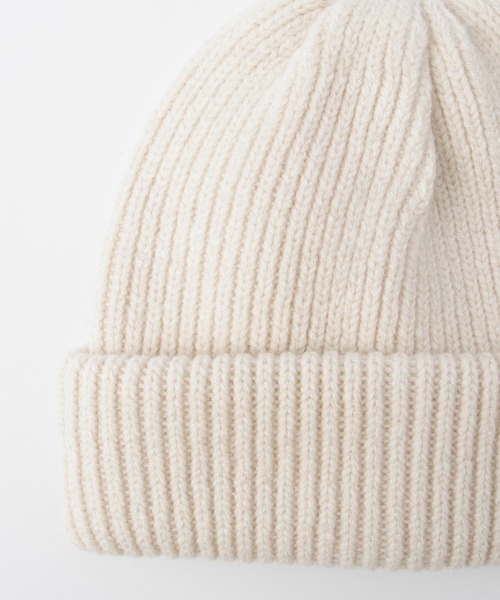 Honeys(ハニーズ)の「プレート付ニット帽(ニットキャップ/ビーニー・レディース・ブラウン/レッド/アイボリー/ブラック/ブラック系その他・FREE)」の20枚目の写真