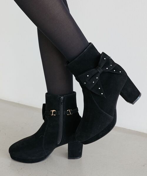 MAJESTIC LEGON（マジェスティックレゴン）の「3WAYビジューリボンブーツ（ブーツ・レディース・グレイッシュベージュ/ブラック/ブラック系その他/ホワイト系その他2/ホワイト系その他3・SMALL/MEDIUM/LARGE/X-LARGE）」の13枚目の写真